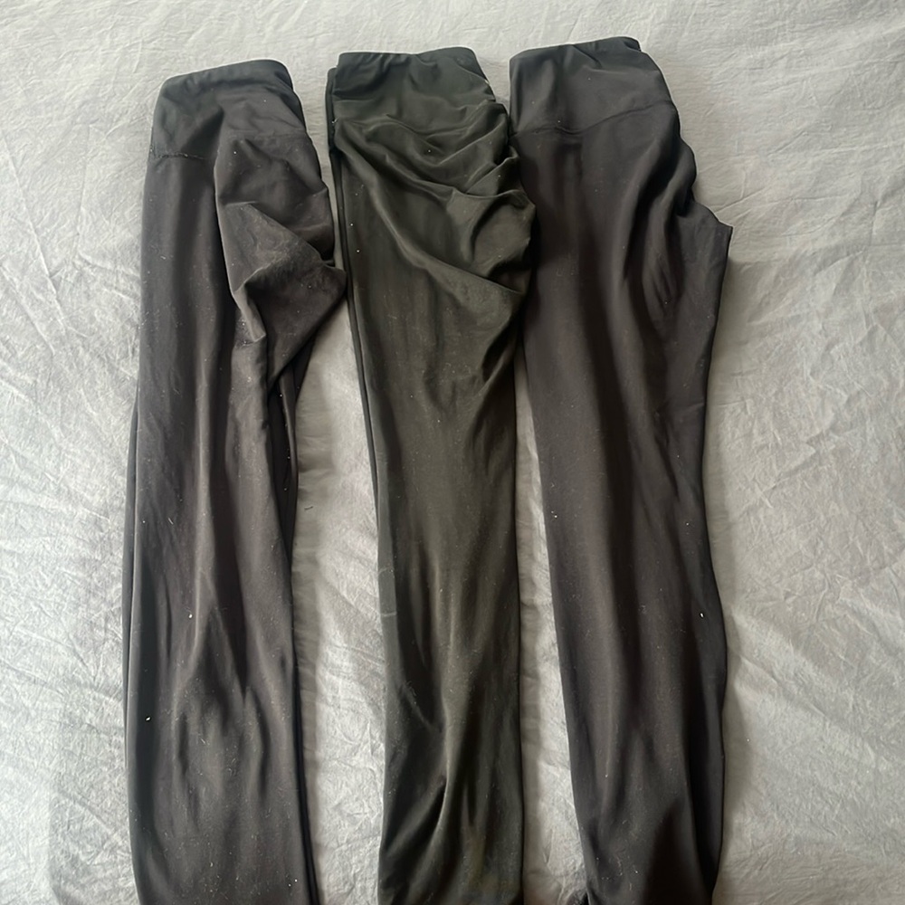 Three !!! Yogalicious Leggings